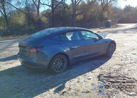 2023 Tesla Model 3 Rear-Wheel Drive z USA, uszkodzony, nr VIN 5YJ3E1EA1PF705021
